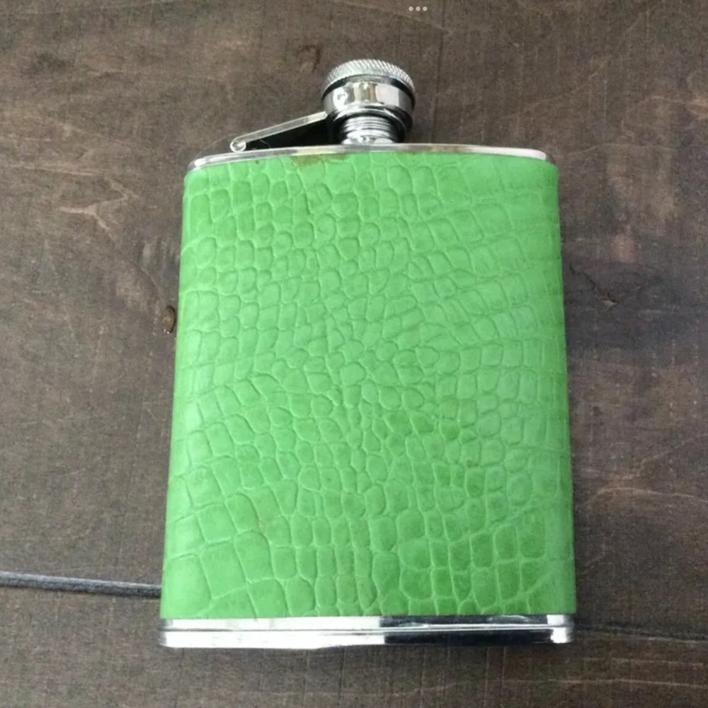 New Graphic Image 6 oz Green FLASK Genuine LEATHER Stainless Steel Screw Cap